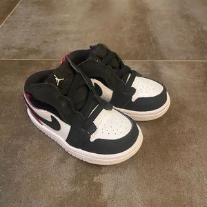 Nike air Jordan 1 low baby size 6